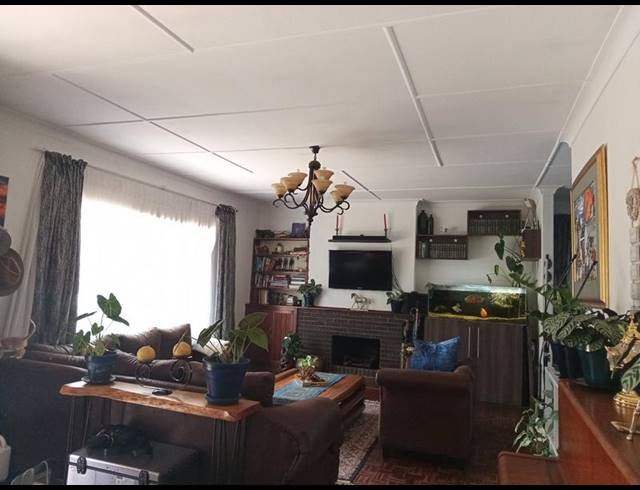 3 BEDROOM HOUSE FOR SALE IN GREENHILLS